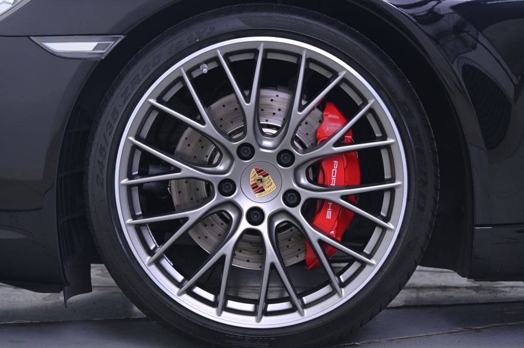 Thumbnail: 2017 Porsche 911 - 11