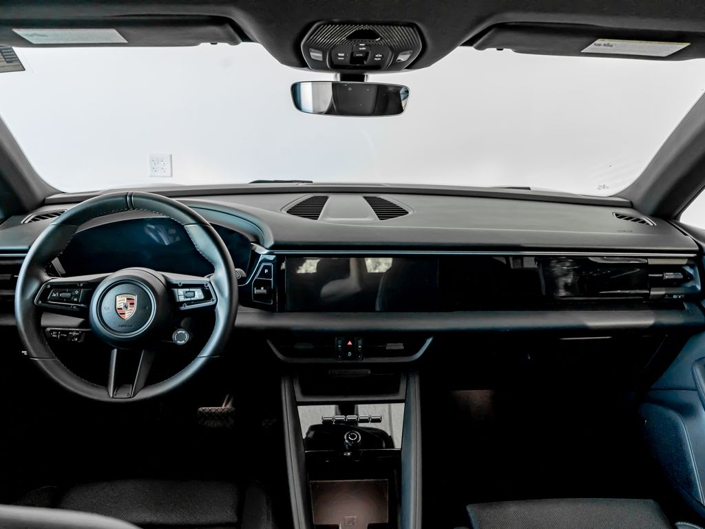 Certified Used 2024  Porsche 4 image 19