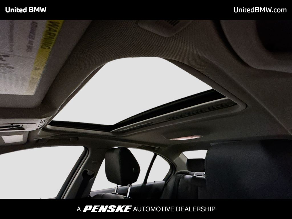 Thumbnail: 2015 BMW 3 Series - 12