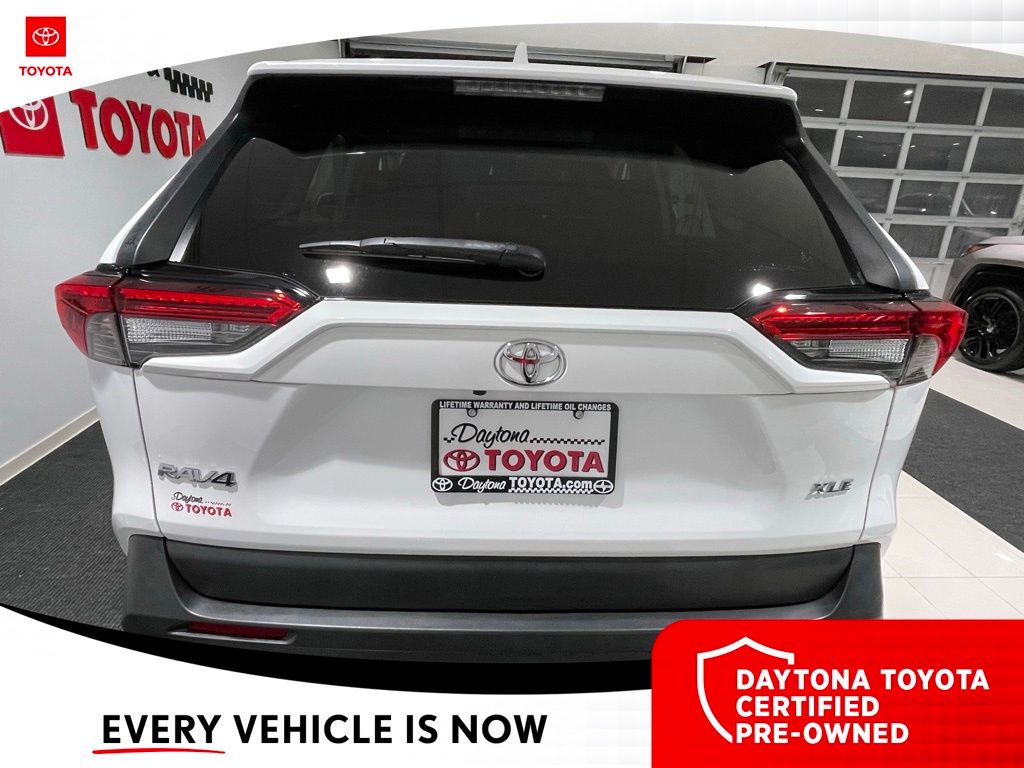 2022 Toyota RAV4 XLE - Photo 7