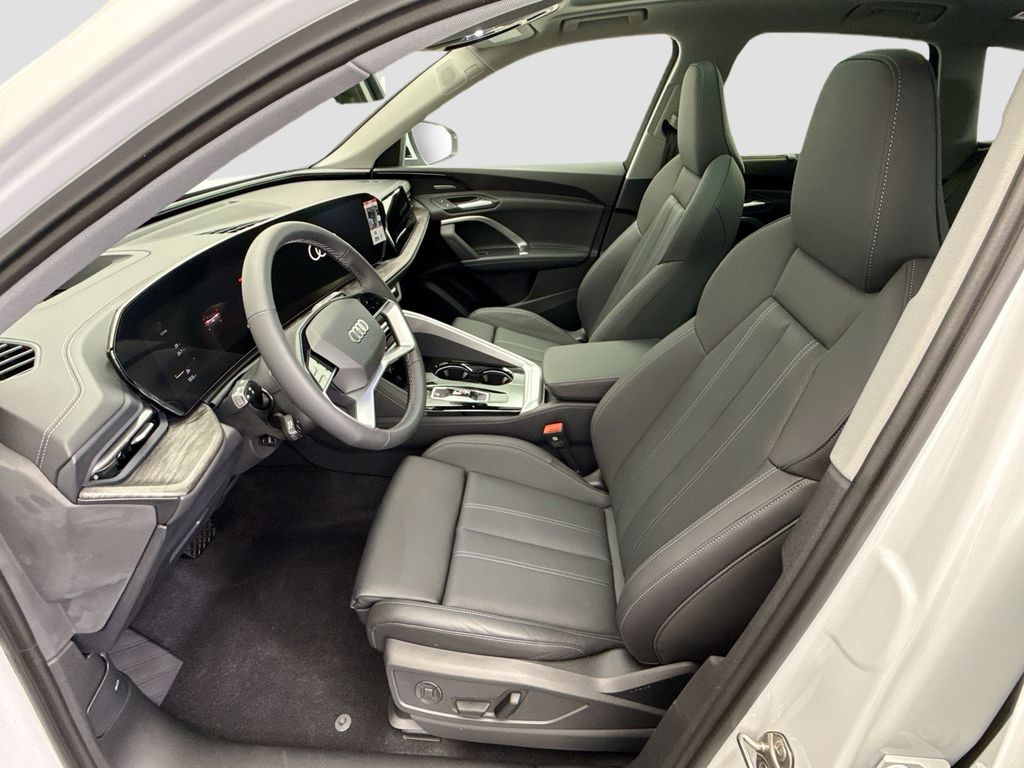 Thumbnail: 2025 Audi Q5 - 19