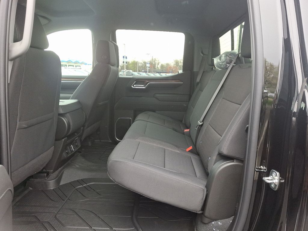 2025 Chevrolet Silverado 1500 LT 5