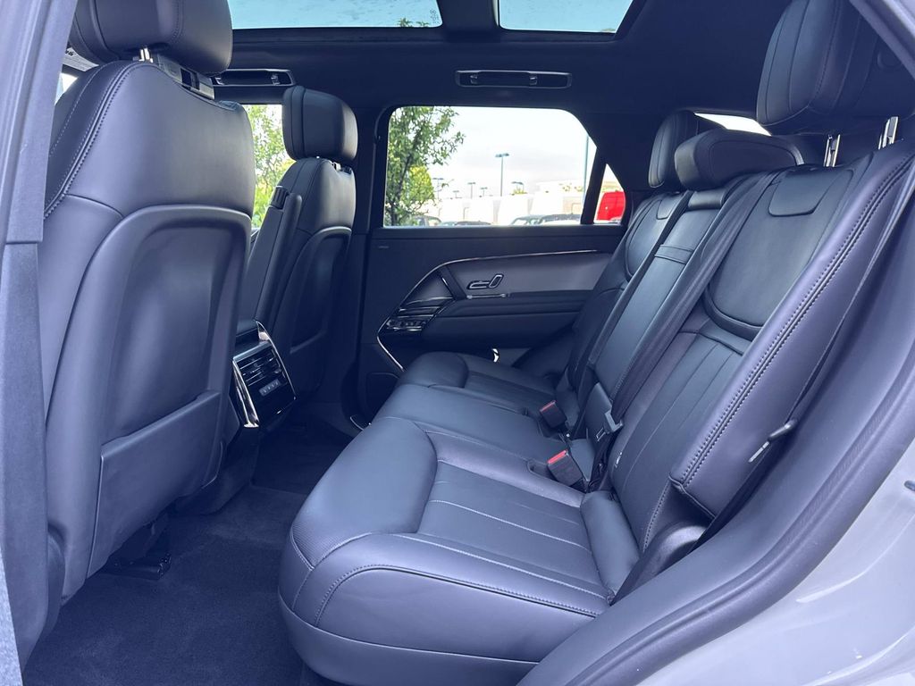 Certified Used 2025 Gray Land Rover Dynamic SE image 14