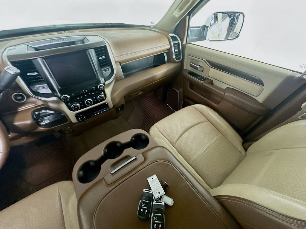 Used 2022 White Ram Laramie image 11