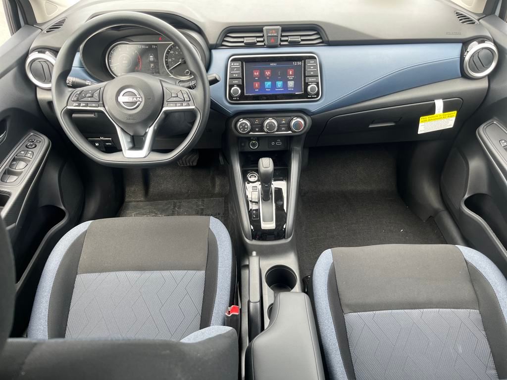 2025 Nissan Versa 1.6 SV photo