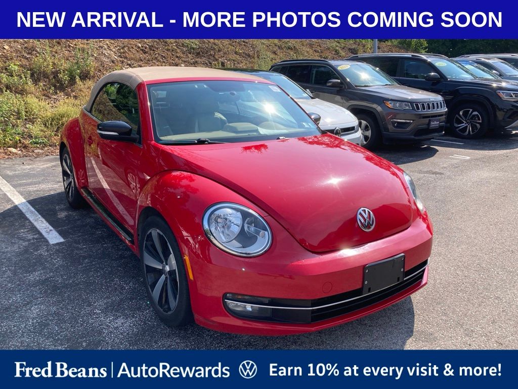 Tornado Red/Beige Roof 2013 Volkswagen Beetle Convertible Front-Wheel Drive 6-Speed Dual Clutch
