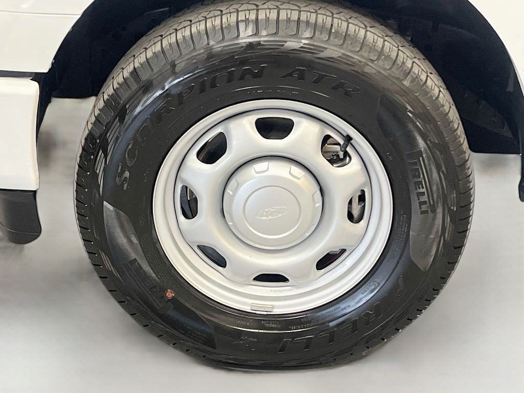 Used 2022 Oxford White Ford XL image 28