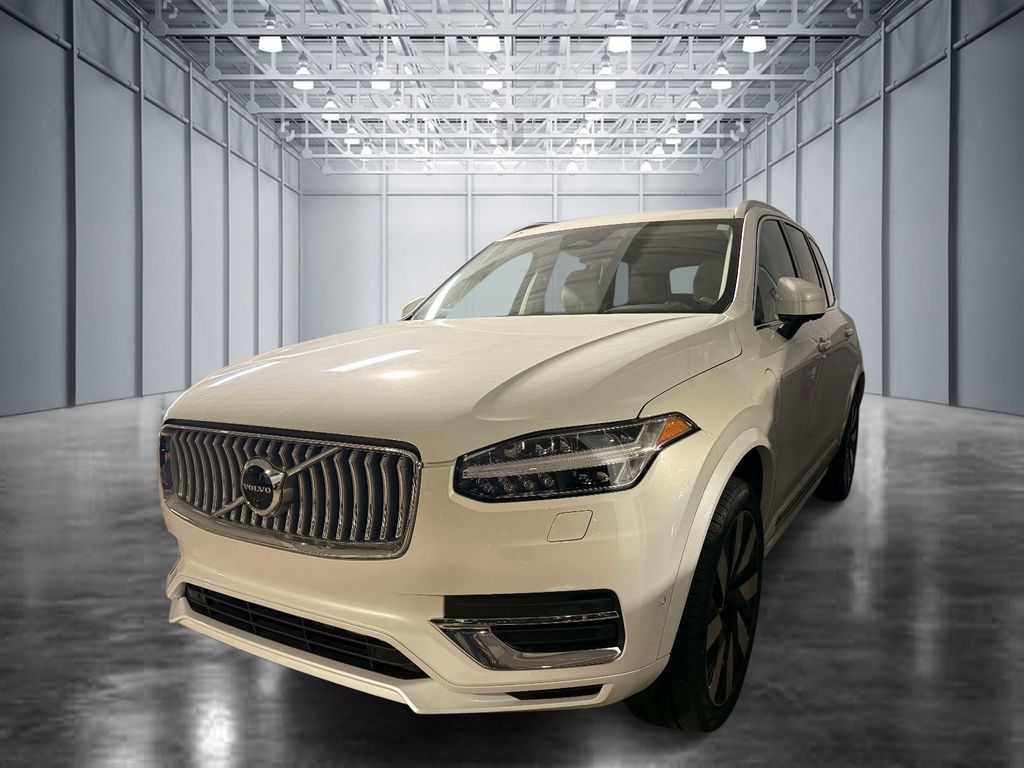 Crystal White Metallic 2025 Volvo XC90 Recharge T8 Plus Bright Theme 7-Passenger eAWD SUV / Crossover All-Wheel Drive Automatic