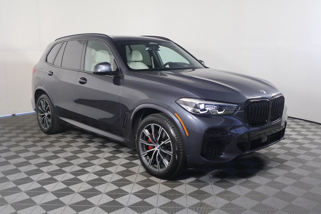 Thumbnail: 2022 BMW X5 - 3