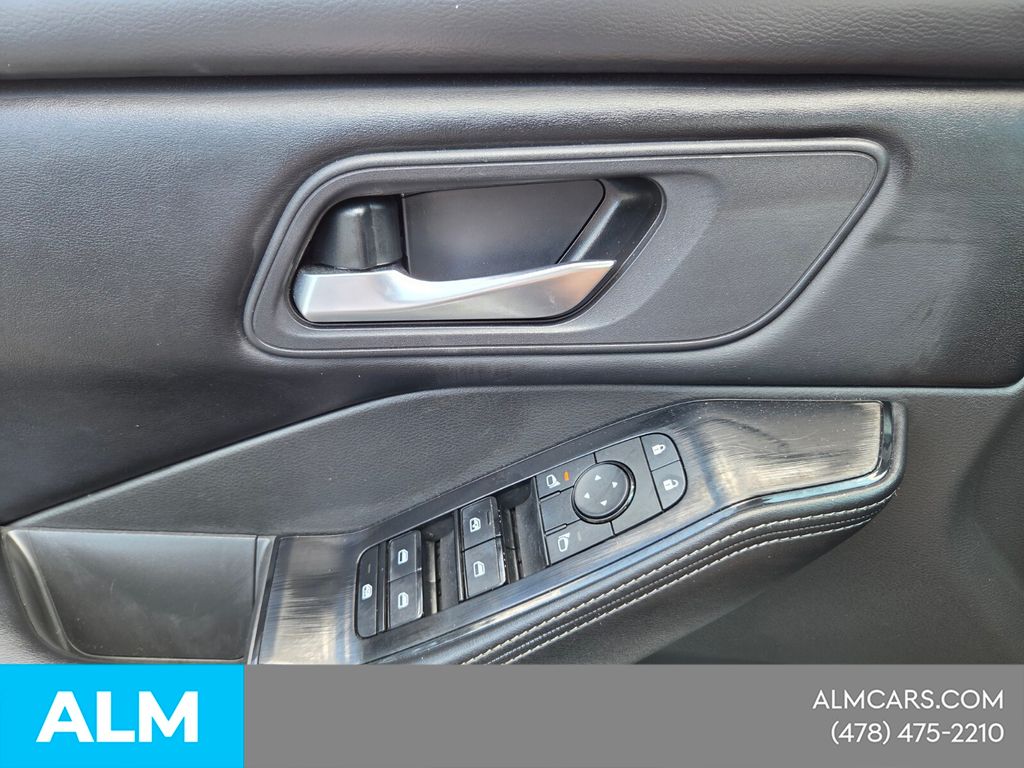 Used 2025 Silver Nissan SV image 28