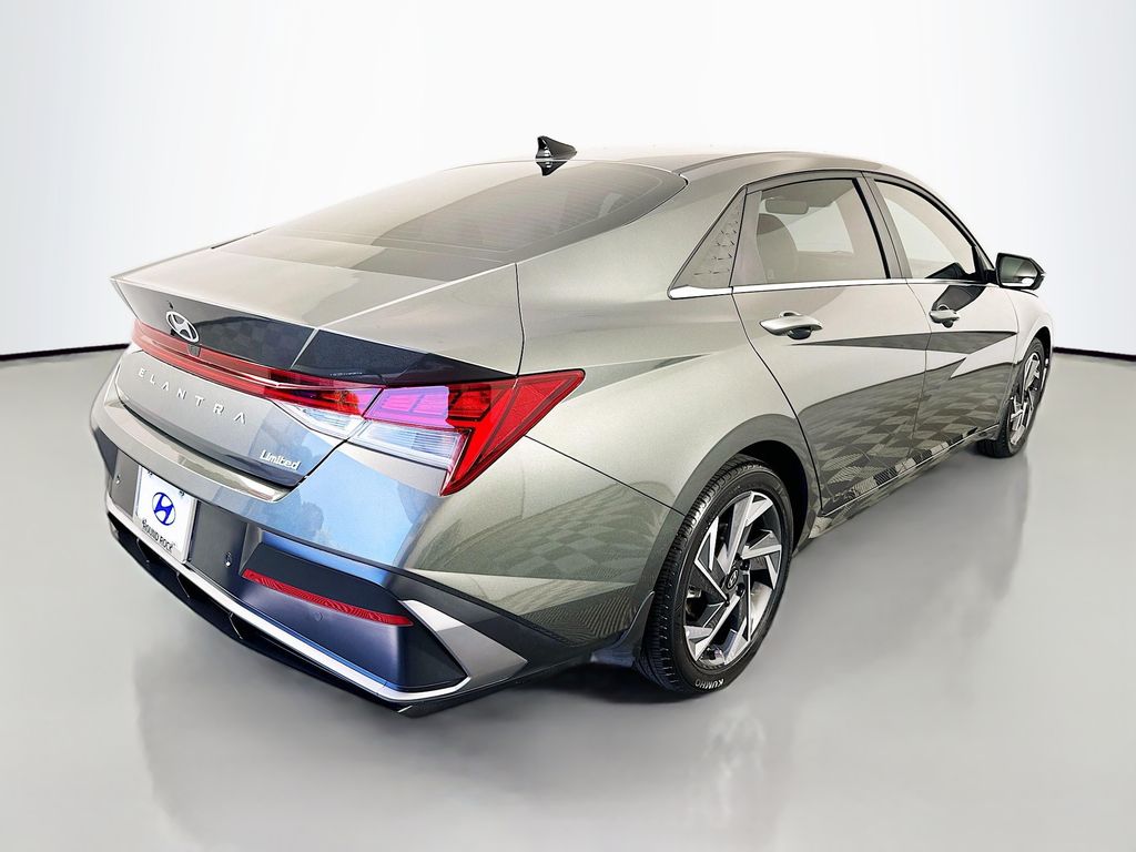 Thumbnail: 2024 Hyundai Elantra - 5