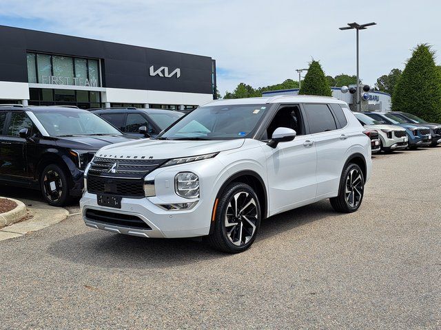 2022 Mitsubishi Outlander SEL S-AWC's photo