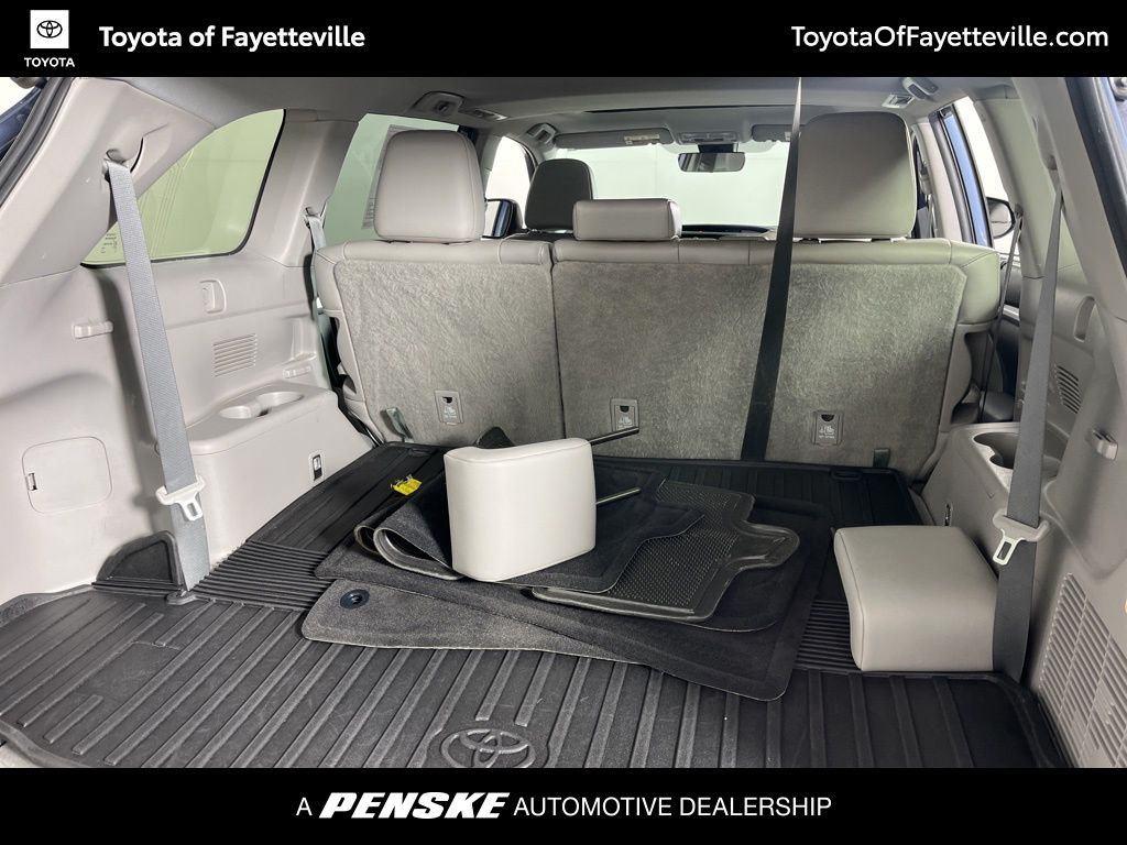 Thumbnail: 2019 Toyota Highlander - 22