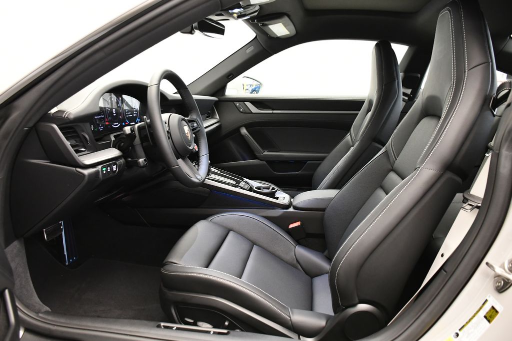 Thumbnail: 2026 Porsche 911 - 5