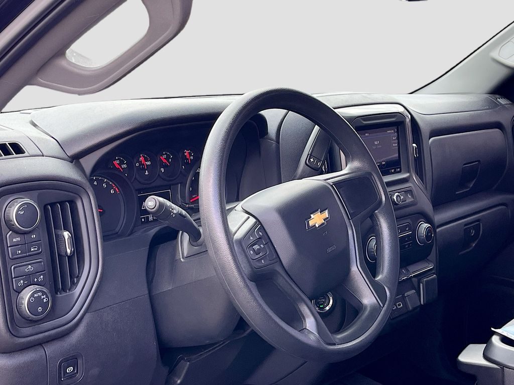 Used 2025 Black Chevrolet Custom image 9