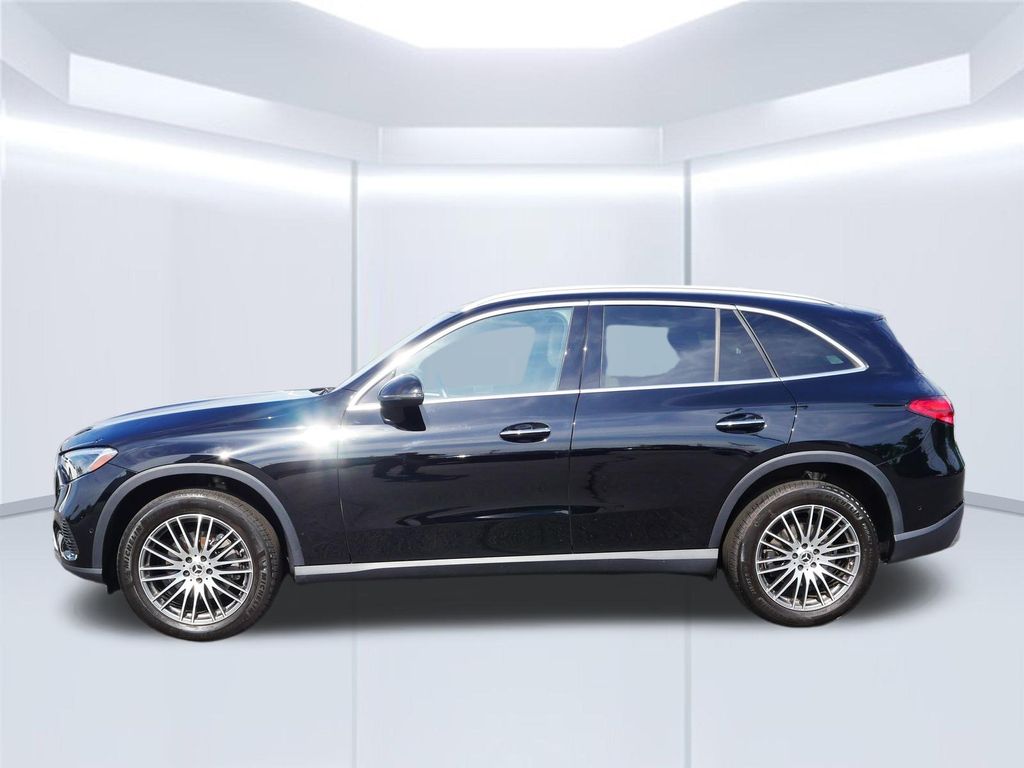 Thumbnail: 2024 Mercedes-Benz GLC - 2