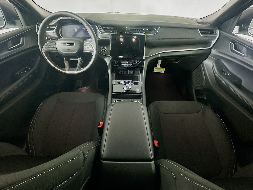 New 2026 White/off-white Jeep Laredo X image 9