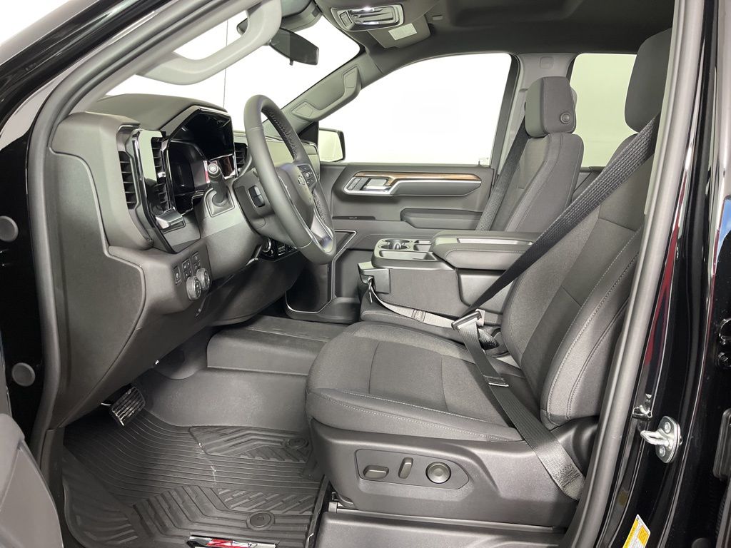 Thumbnail: 2026 Chevrolet Silverado 1500 - 22