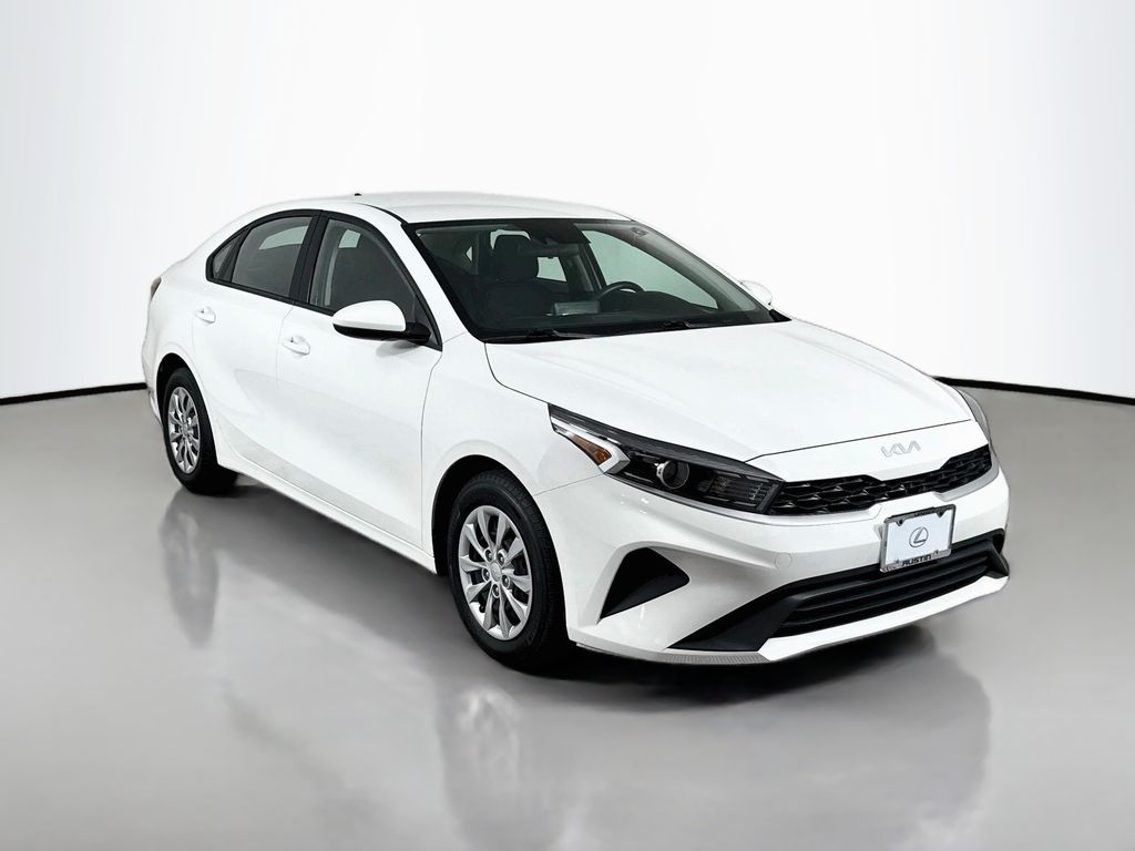 Thumbnail: 2023 Kia Forte - 3
