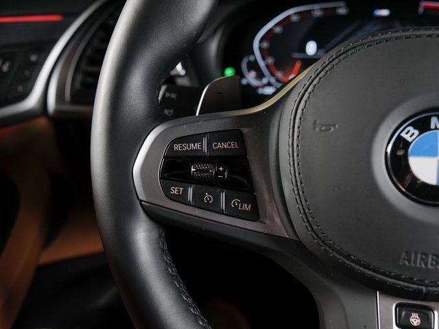 Used 2025 Gray BMW xDrive30i image 21