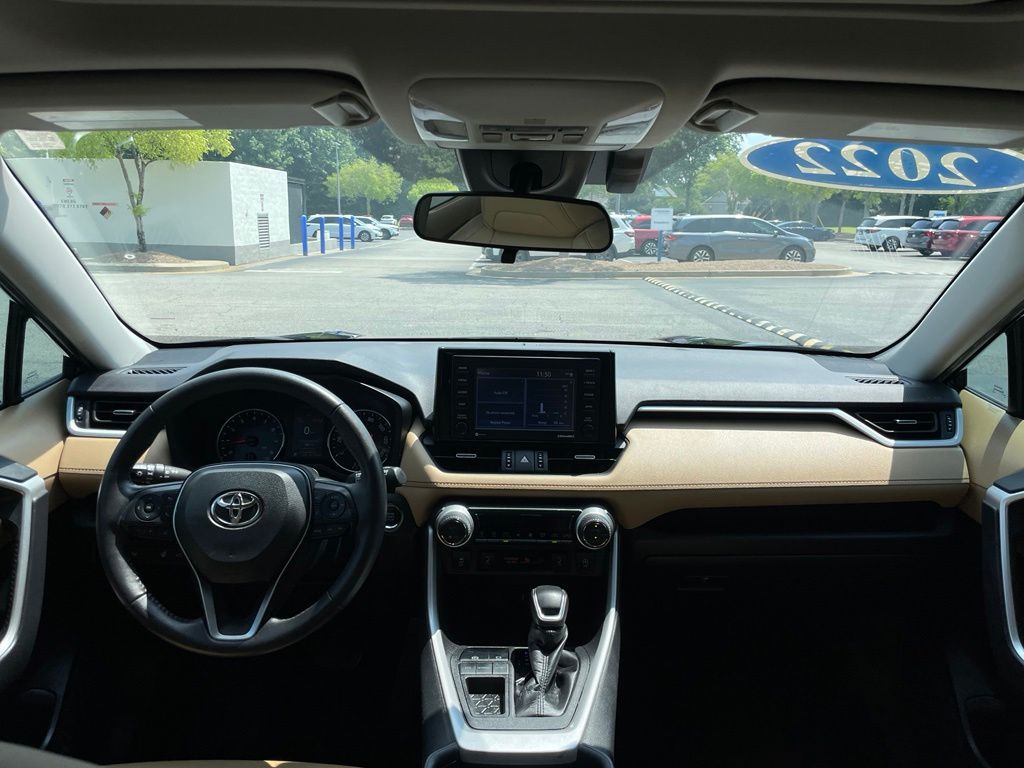 Thumbnail: 2022 Toyota RAV4 - 10