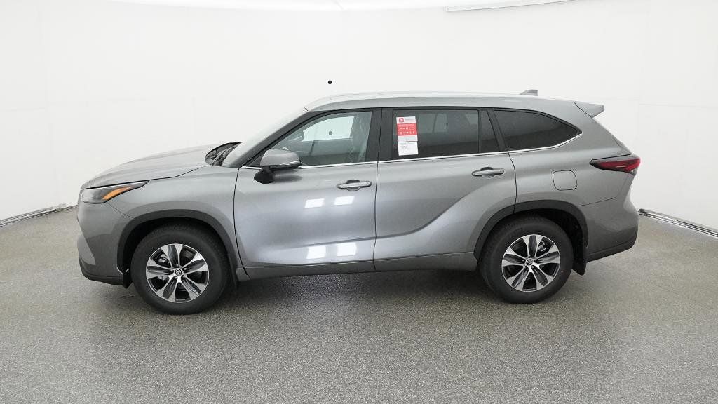 Thumbnail: 2026 Toyota Highlander - 31