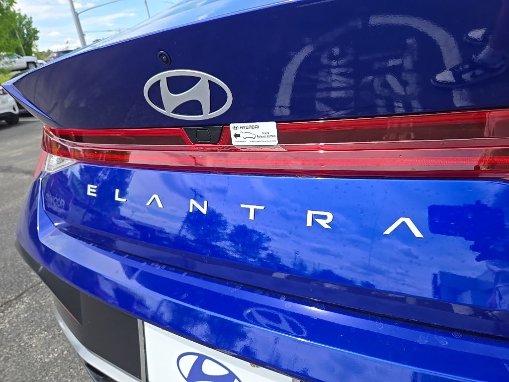 2025 Hyundai Elantra SEL 11