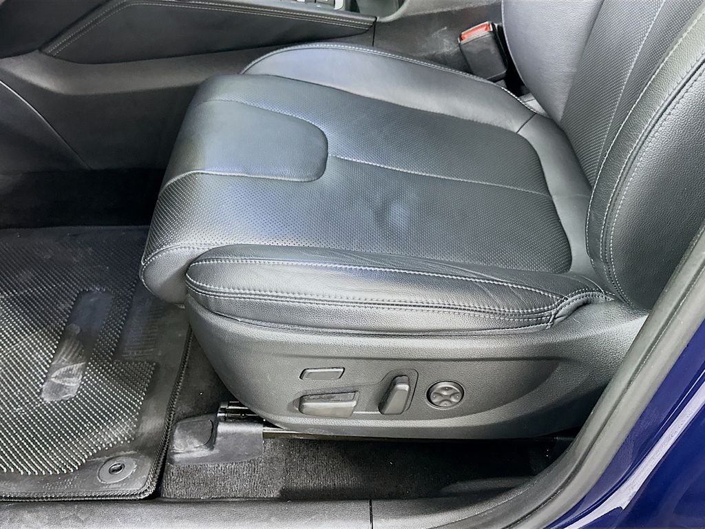 Thumbnail: 2019 Hyundai Santa Fe - 20