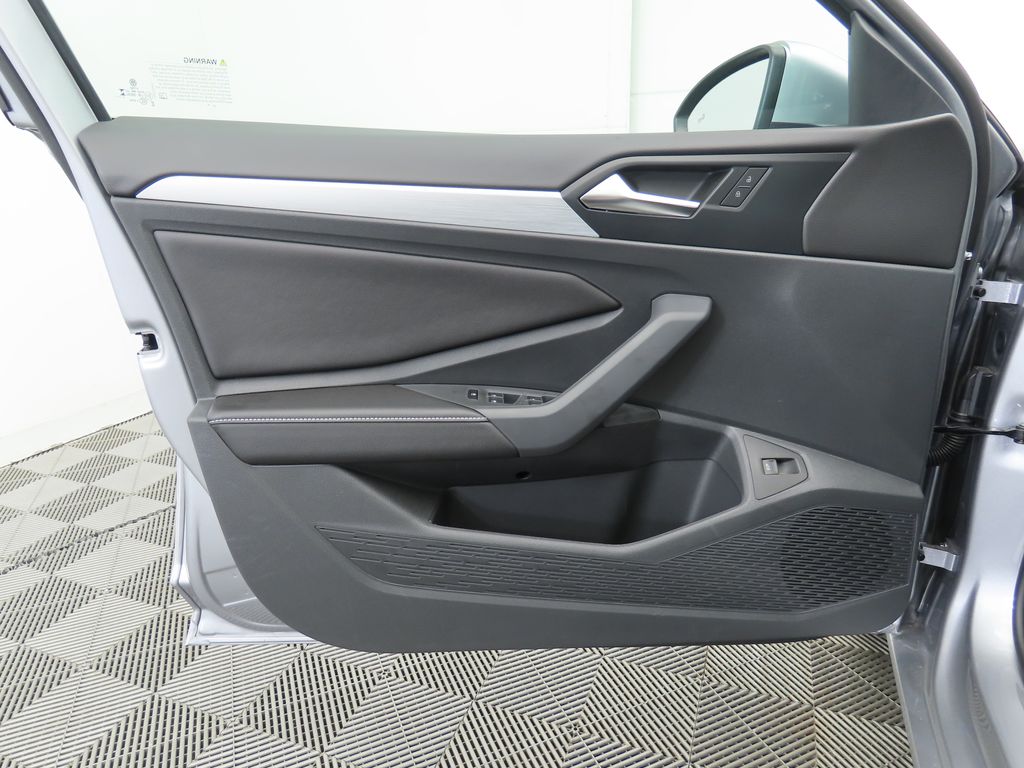 Thumbnail: 2025 Volkswagen Jetta - 24