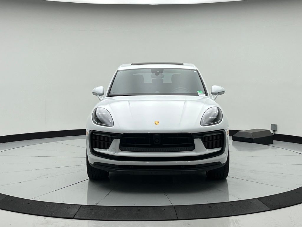 Thumbnail: 2024 Porsche Macan - 6