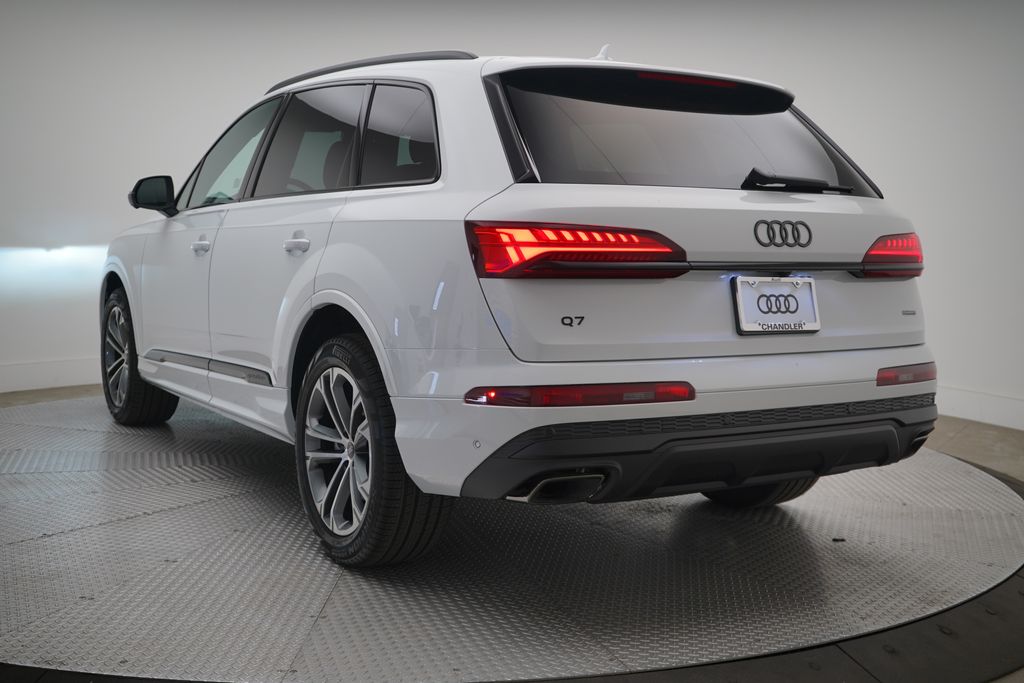 Thumbnail: 2026 Audi Q7 - 3