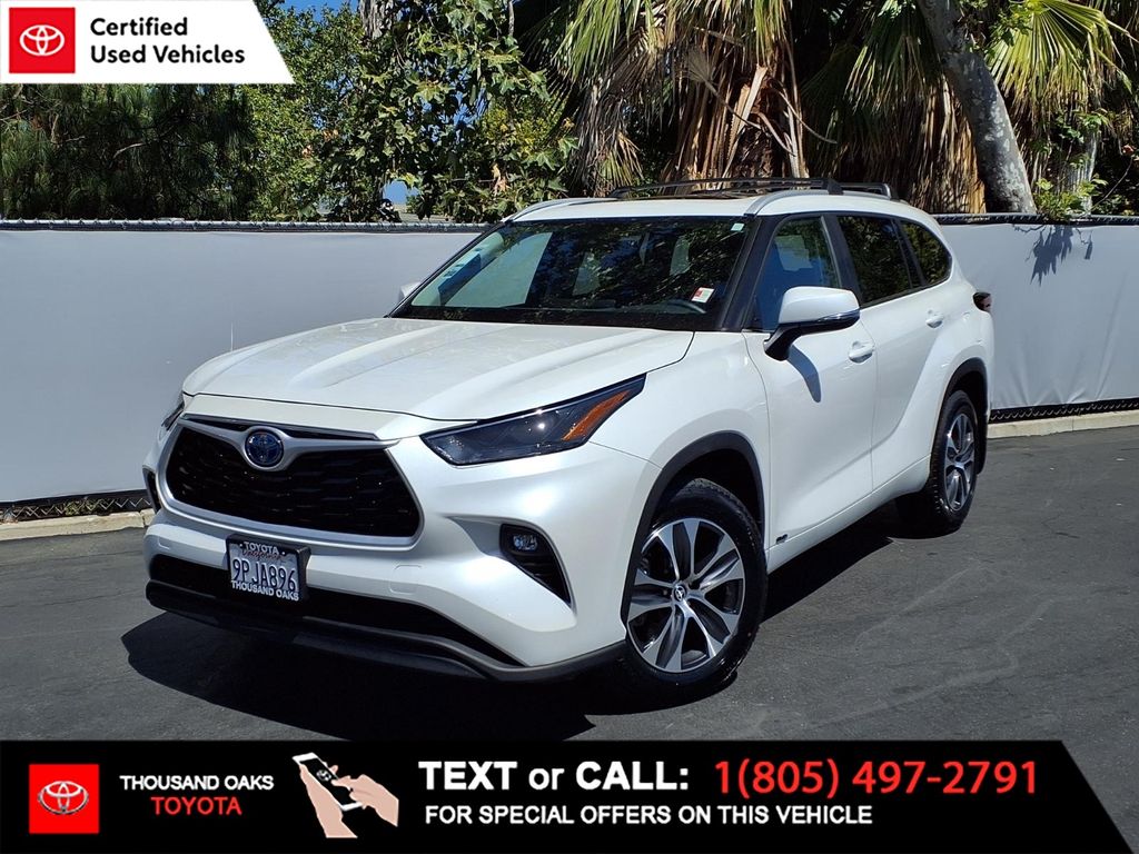 Pearl 2024 Toyota Highlander Hybrid XLE AWD SUV / Crossover All-Wheel Drive Continuously Variable Transmission