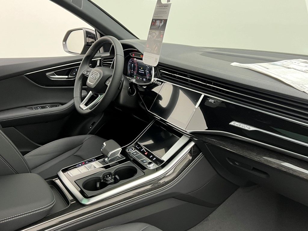 Thumbnail: 2026 Audi Q8 - 13