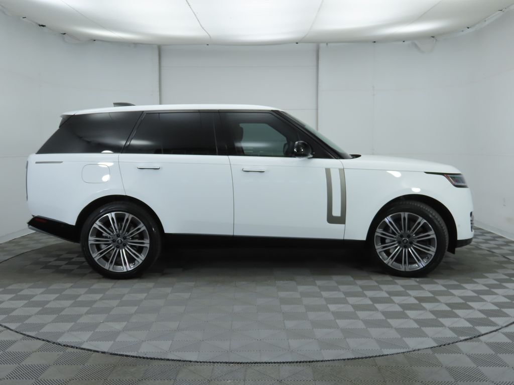 2024 Land Rover Range Rover SE 4