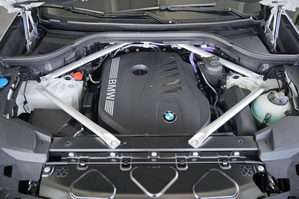 Thumbnail: 2026 BMW X5 - 21