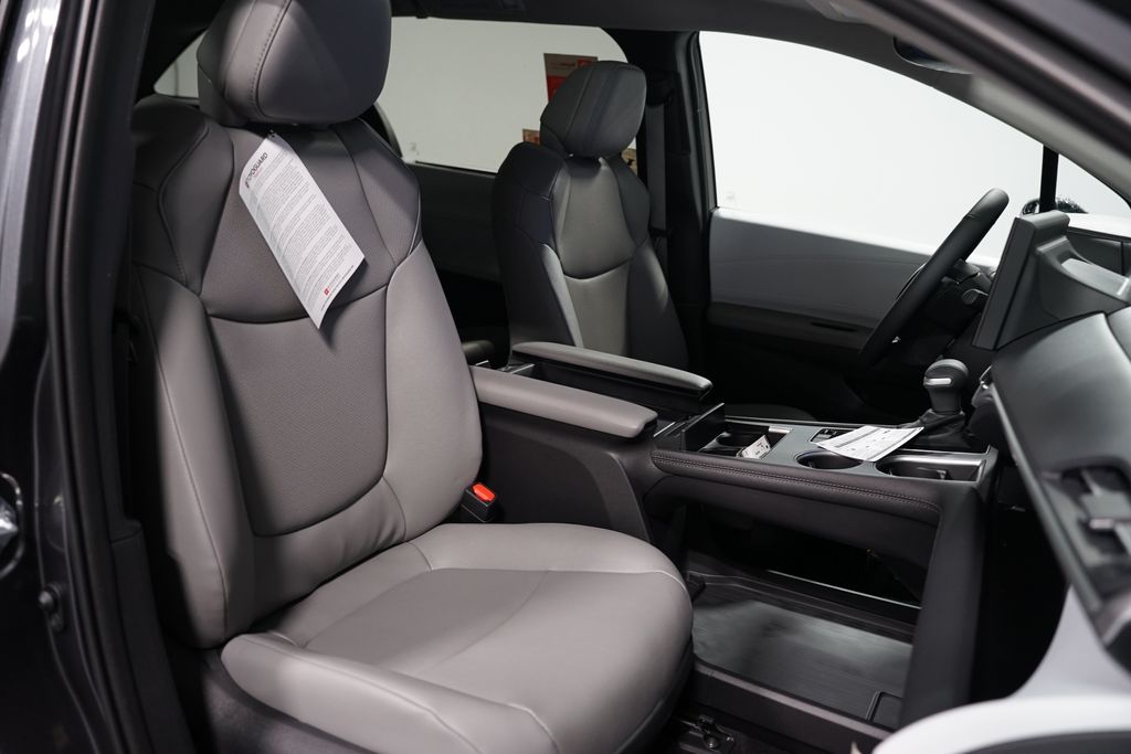 Thumbnail: 2025 Toyota Sienna - 29