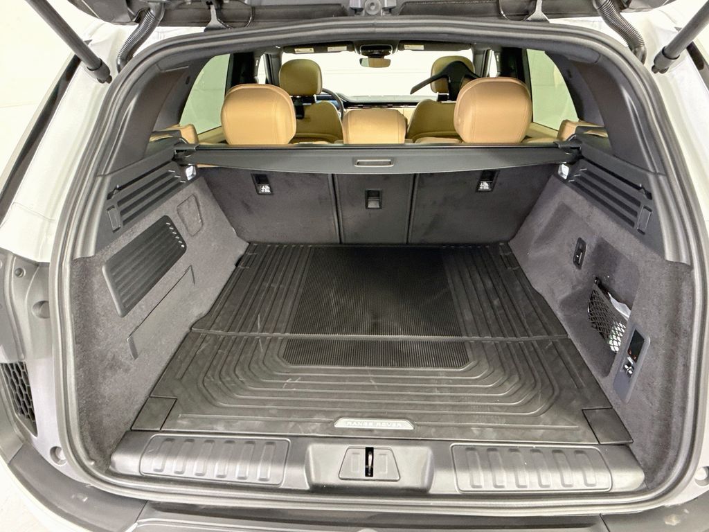 Thumbnail: 2026 Land Rover Range Rover Sport - 28