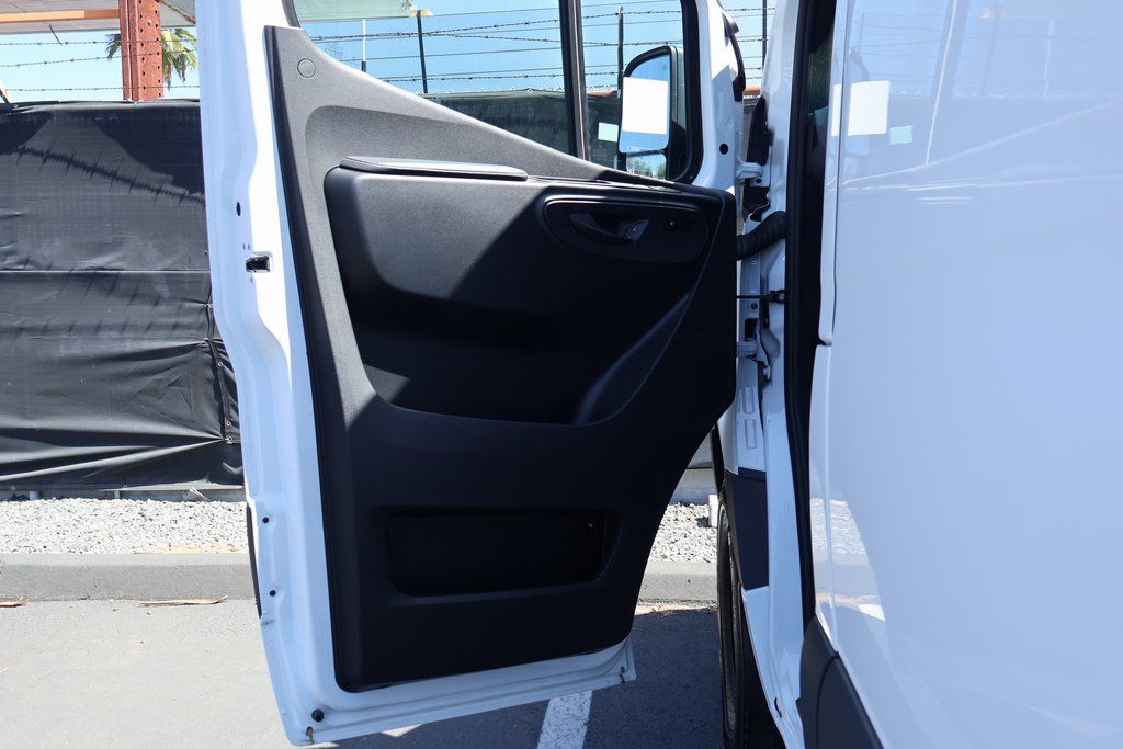 Thumbnail: 2026 Mercedes-Benz Sprinter - 6