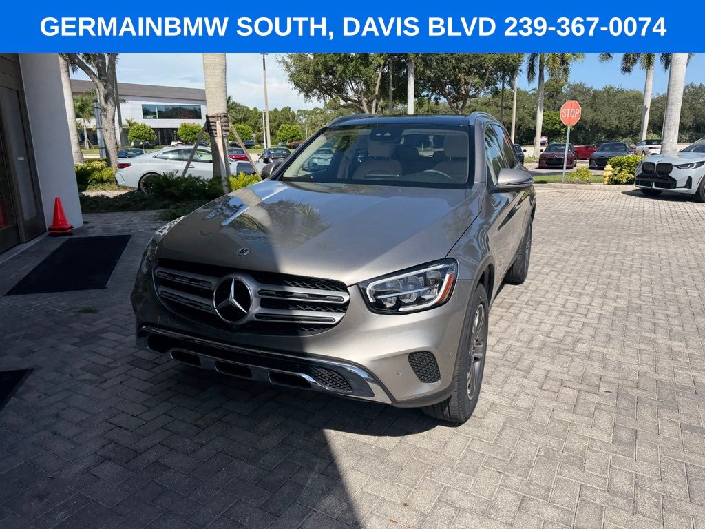 Used 2022  Mercedes-Benz GLC 300 image 3