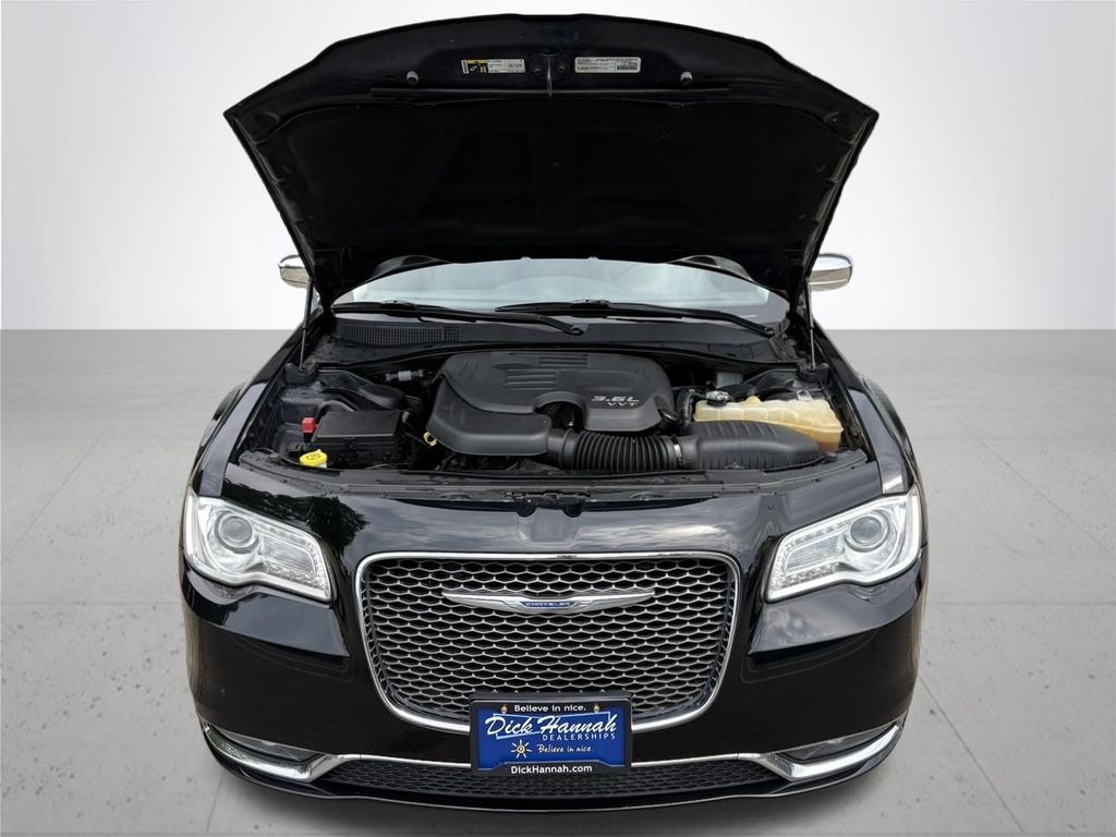 2017 Chrysler 300 C