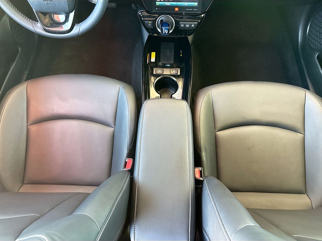 Thumbnail: 2021 Toyota Prius Prime - 16