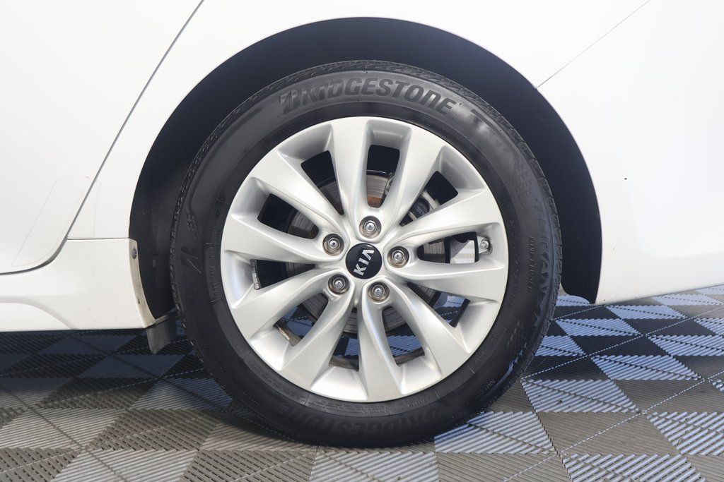 2018 Kia Optima LX 16