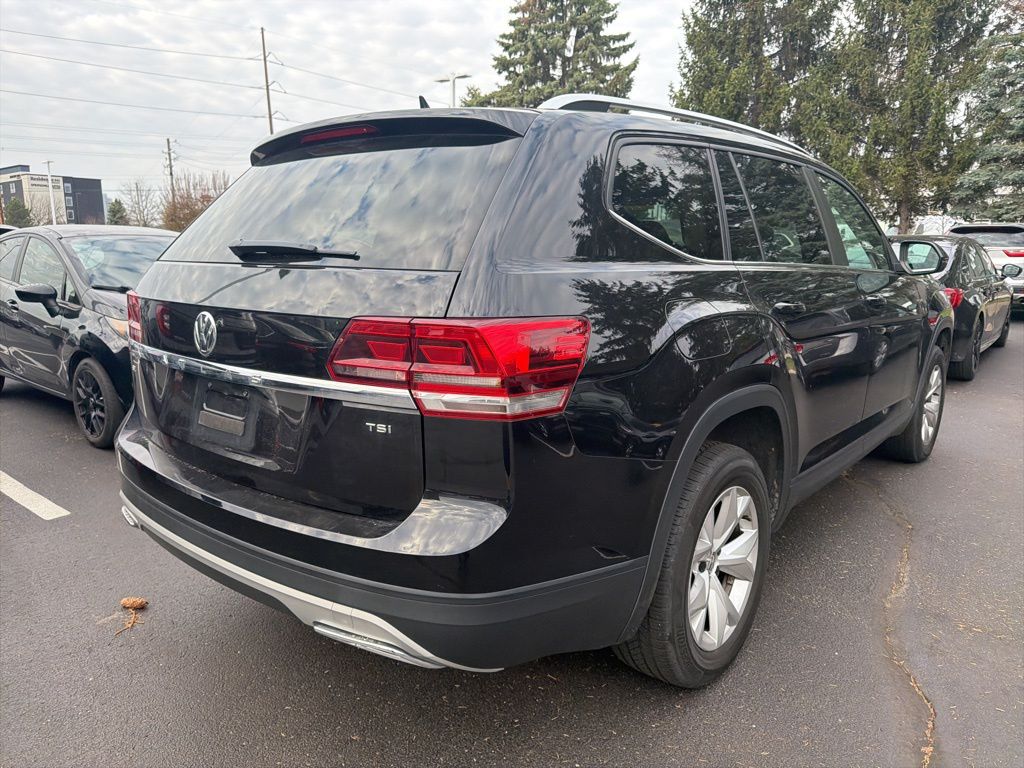 Thumbnail: 2018 Volkswagen Atlas - 3