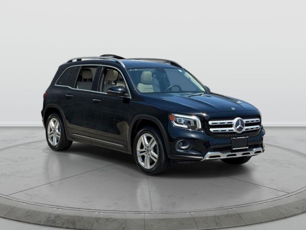2022 Mercedes-Benz GLB GLB 250 4MATIC's photo