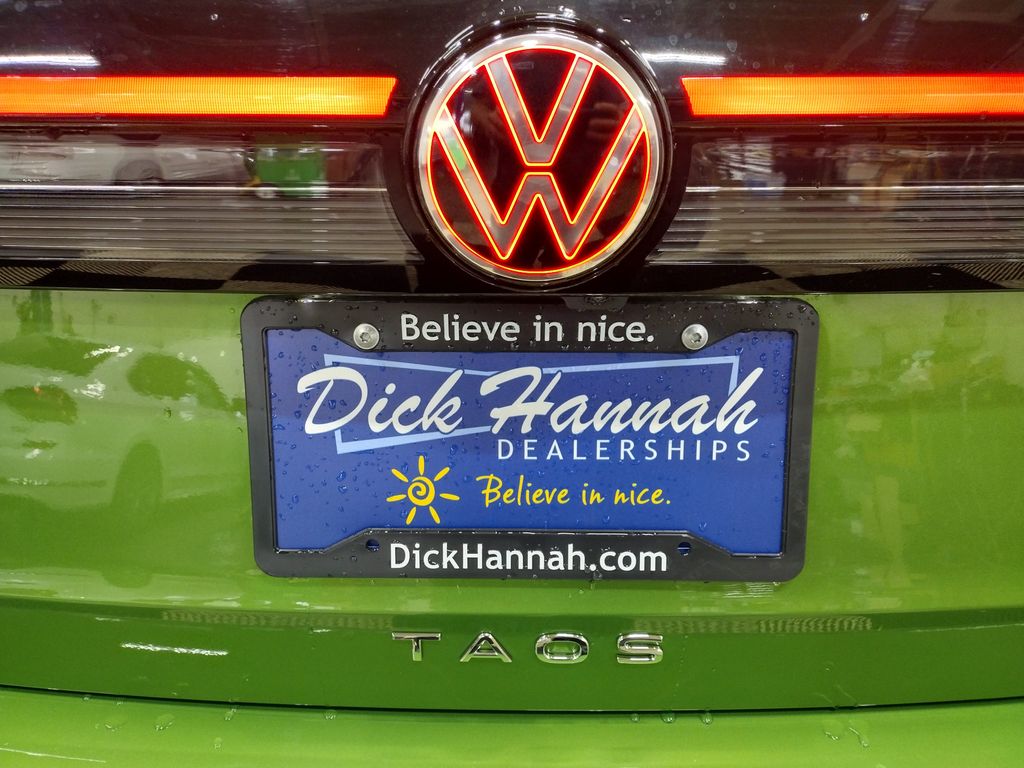 2025 Volkswagen Taos 1.5T SE Black