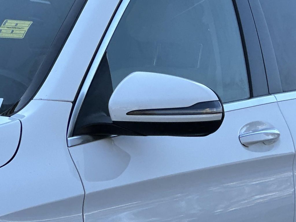 Thumbnail: 2018 Mercedes-Benz GLC - 2