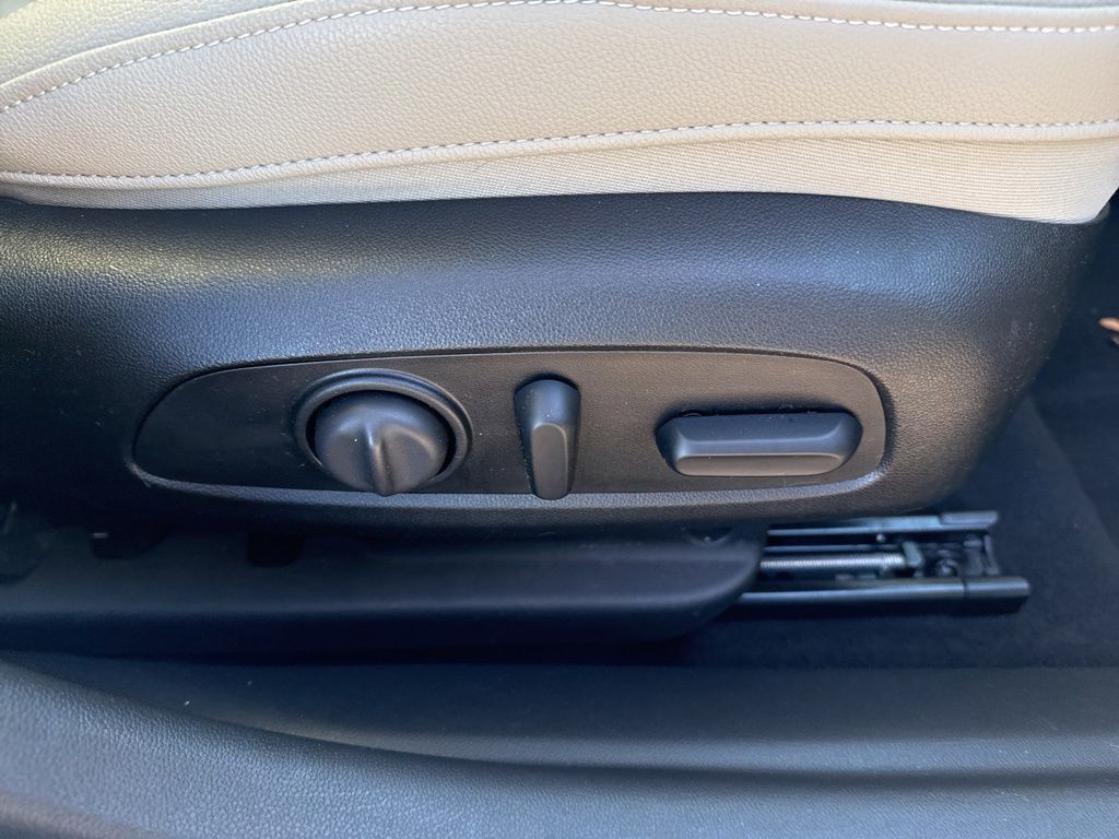 2019 Buick Regal TourX AWD Essence