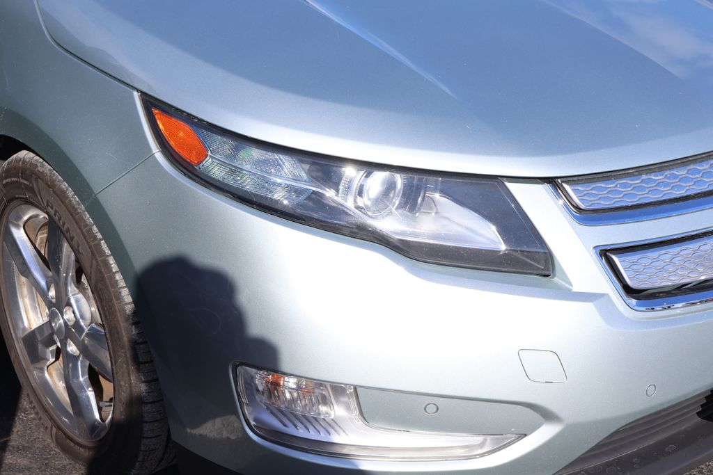 Thumbnail: 2012 Chevrolet Volt - 4