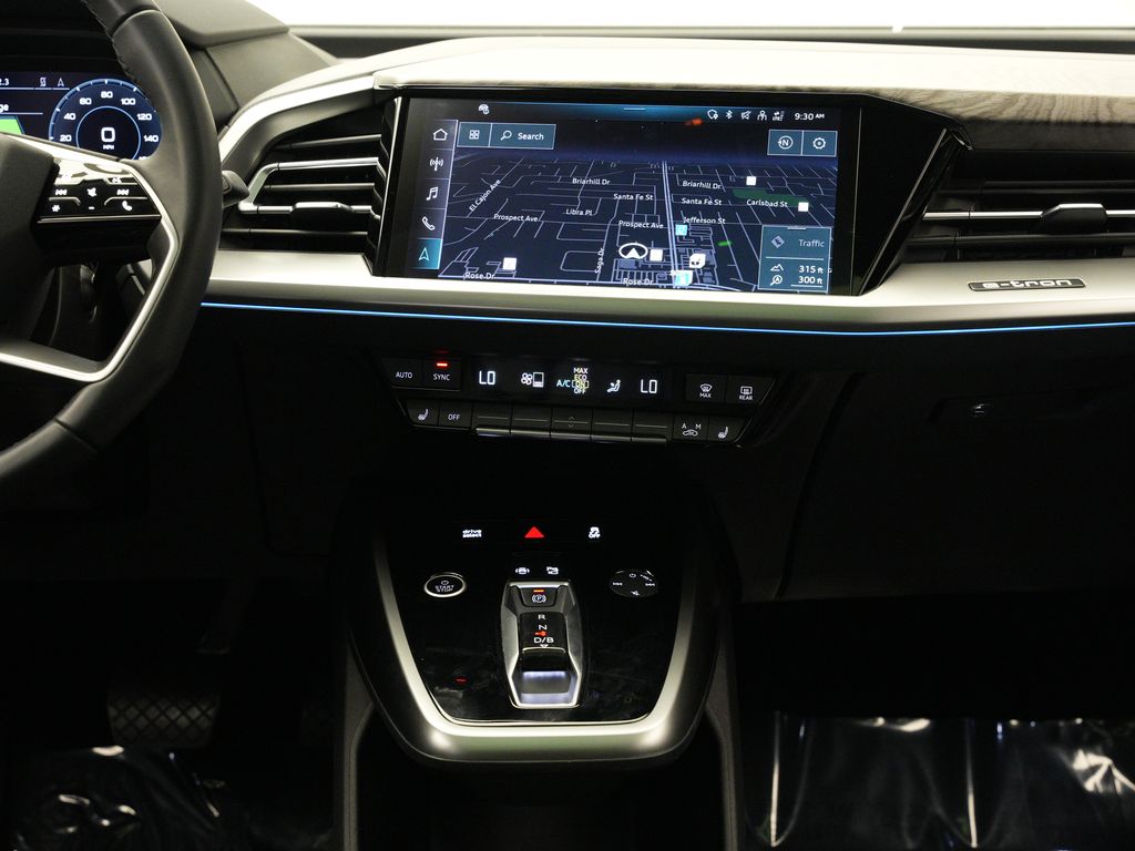 Thumbnail: 2023 Audi Q4 e-tron - 11