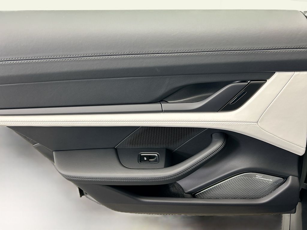 Thumbnail: 2026 Porsche Taycan - 27